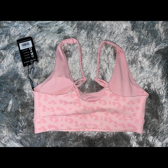 EVOLUTION SPORTS BRA + EVOLUTION HIGH WAISTED SCRUNCH LEGGINGS - Picture 3 of 7